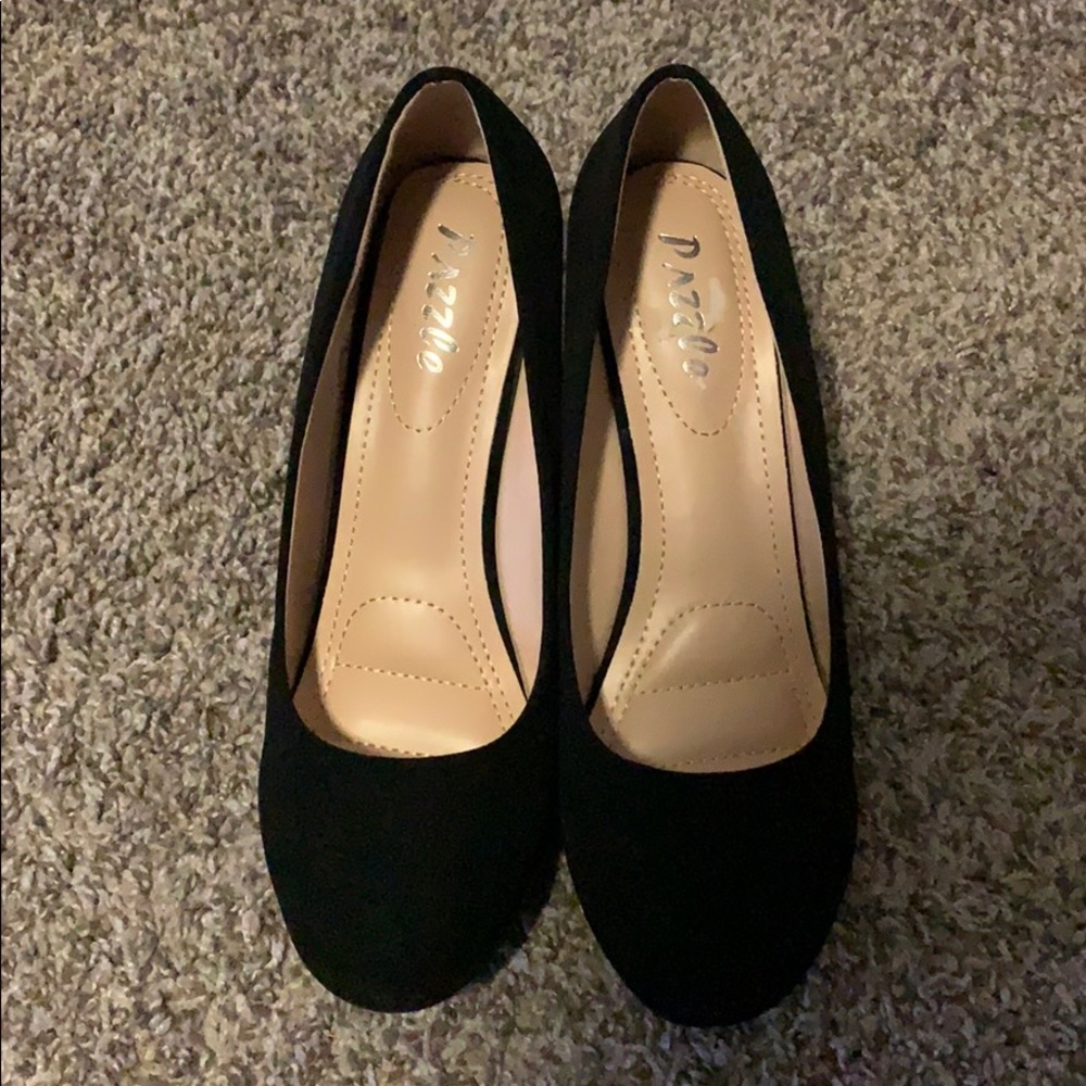NWOT Black Wedges